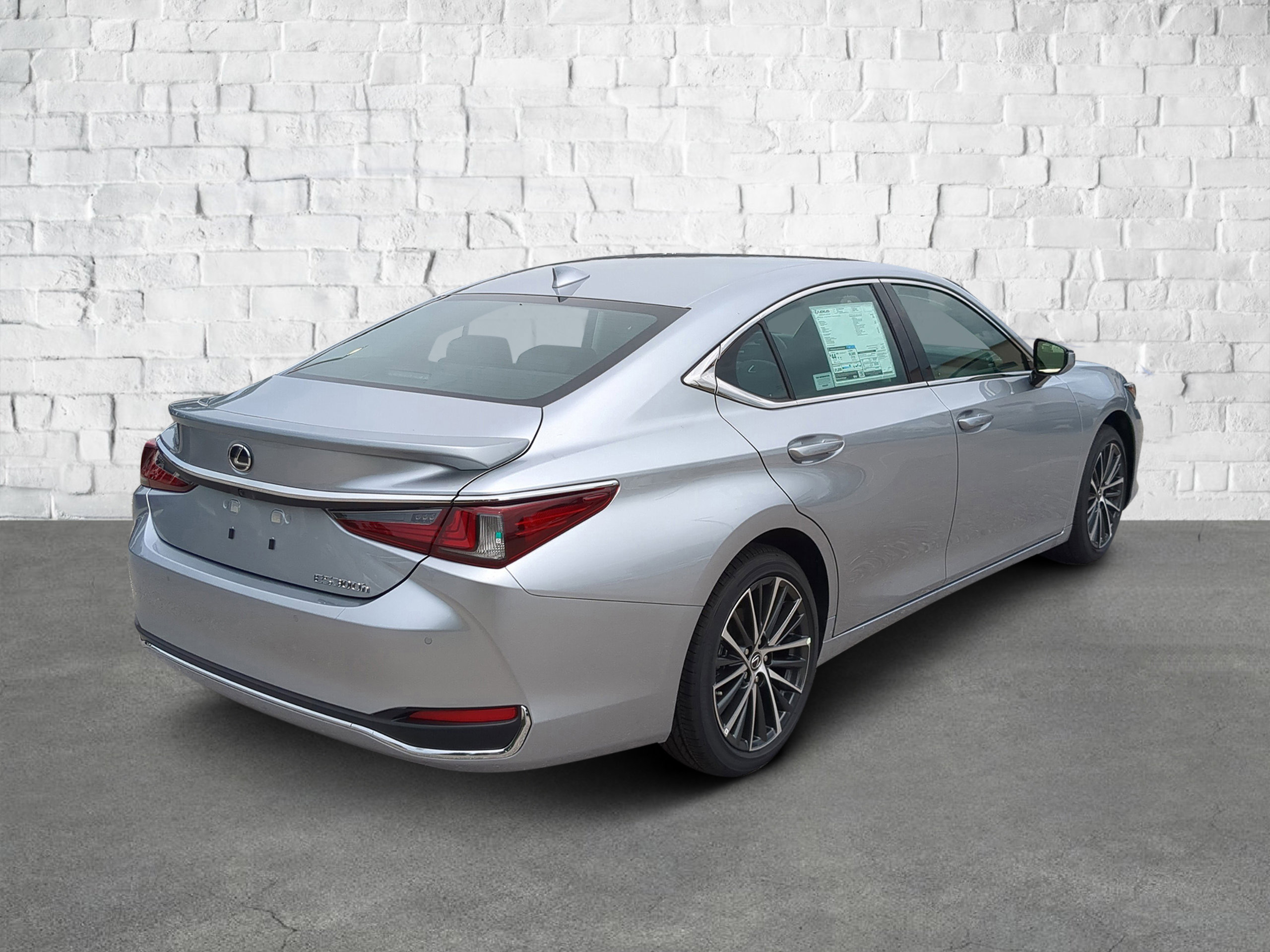 2025 Lexus ES 300h photo 4