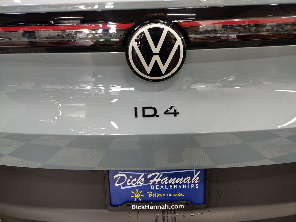 2025 Volkswagen ID.4 Pro Plus photo 15