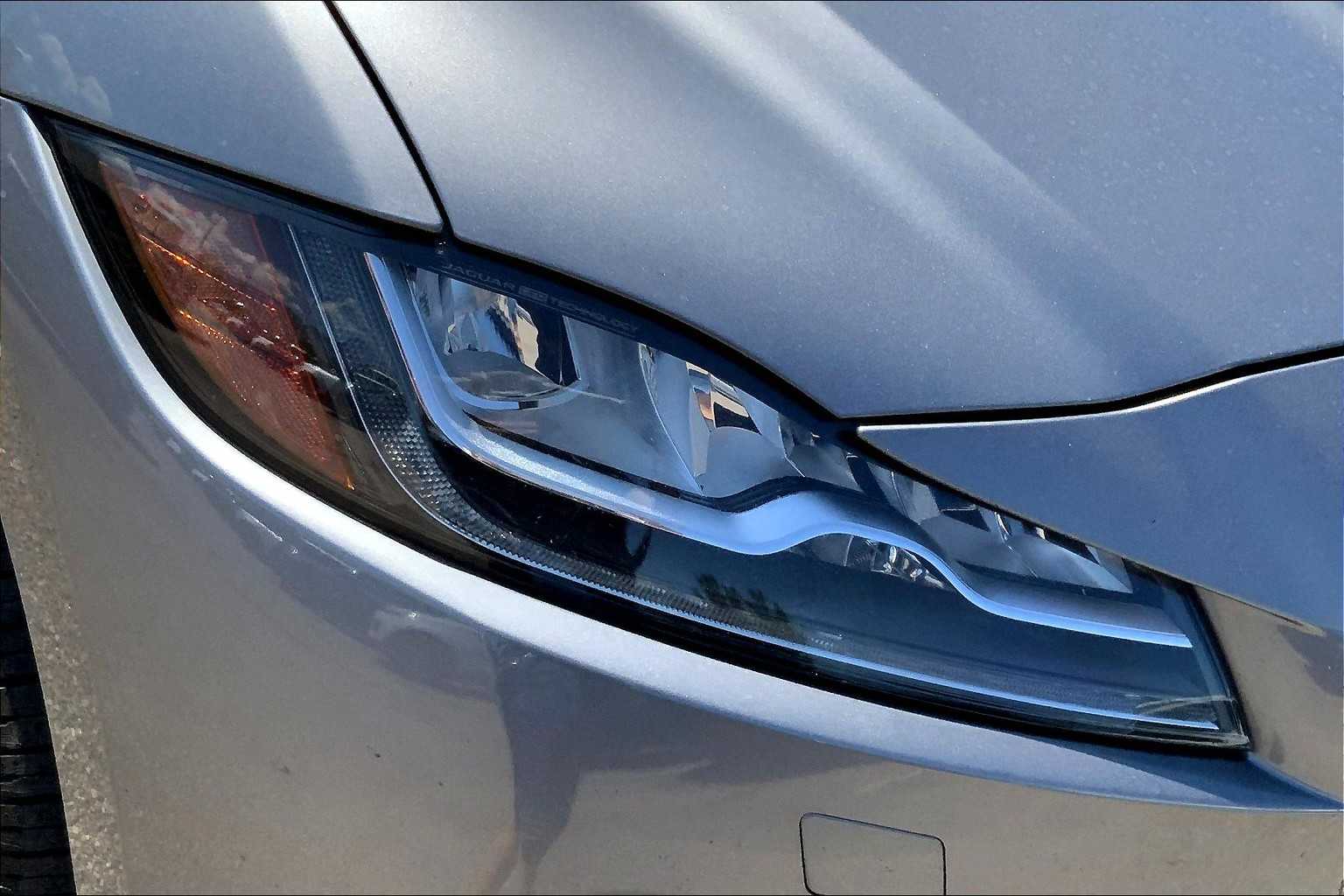 2020 Jaguar F-PACE Checkered Flag Edition photo 25