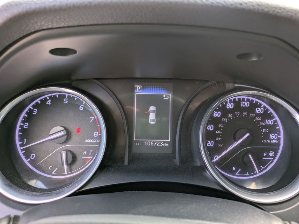 2018 Toyota Camry SE photo 14
