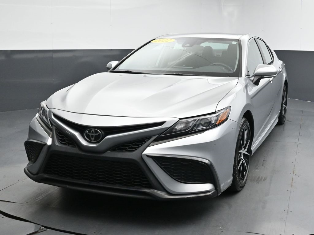 2022 Toyota Camry SE photo 3