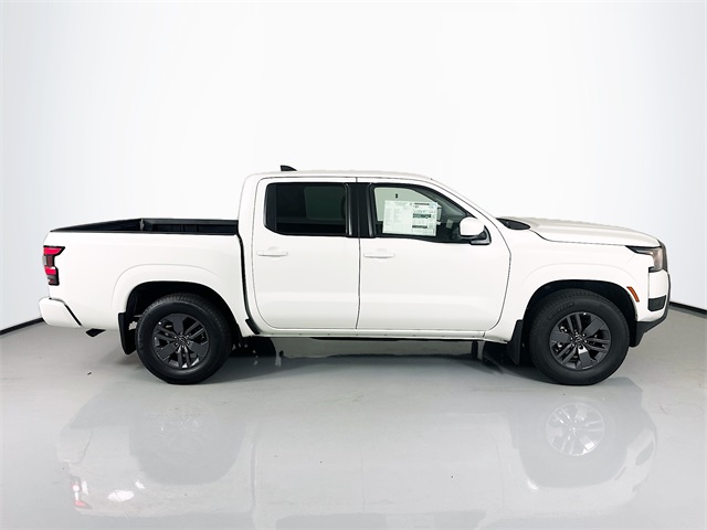 2025 Nissan Frontier SV photo 5