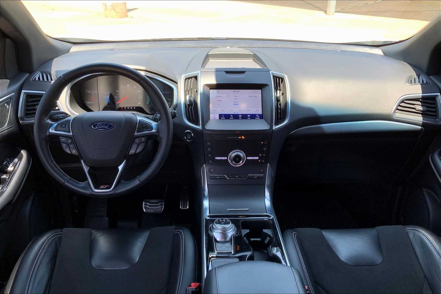 2020 Ford Edge ST photo 13