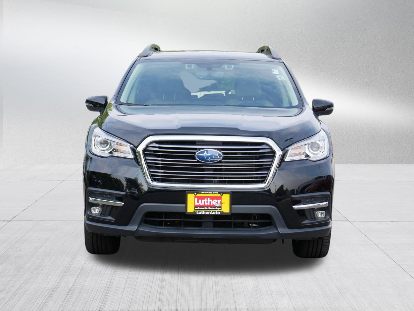 2022 Subaru Ascent Limited photo 2