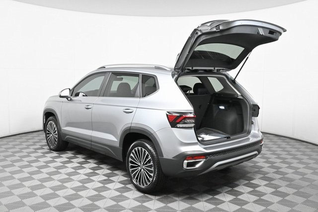 2025 Volkswagen Taos SE photo 26