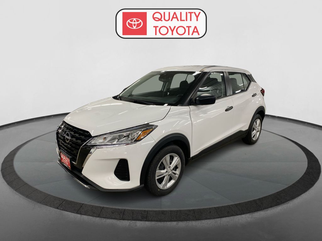 2024 Nissan Kicks S's photo