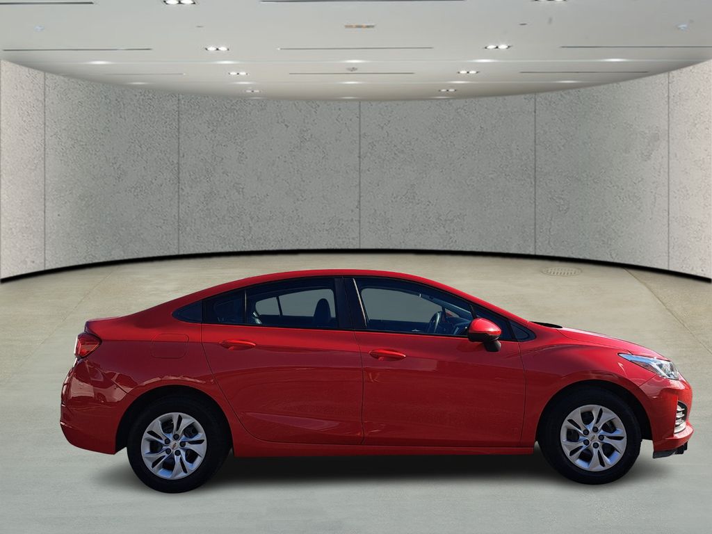 2019 Chevrolet Cruze LS photo 4