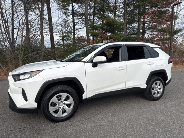 2019 Toyota RAV4 LE photo 4