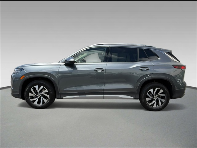 2025 Volkswagen Tiguan S photo 3