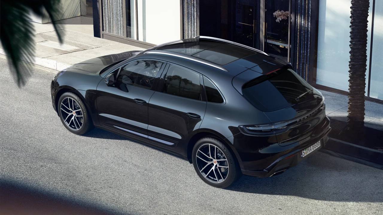 2025 Porsche Macan T photo 4