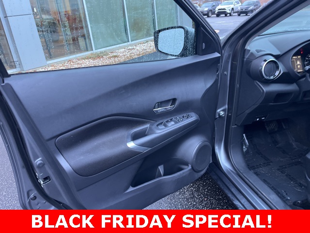 2023 Nissan Kicks SV photo 3