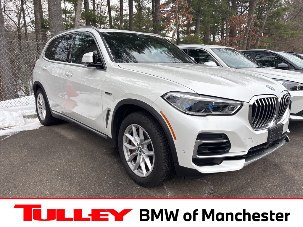 2023 BMW X5 45e's photo