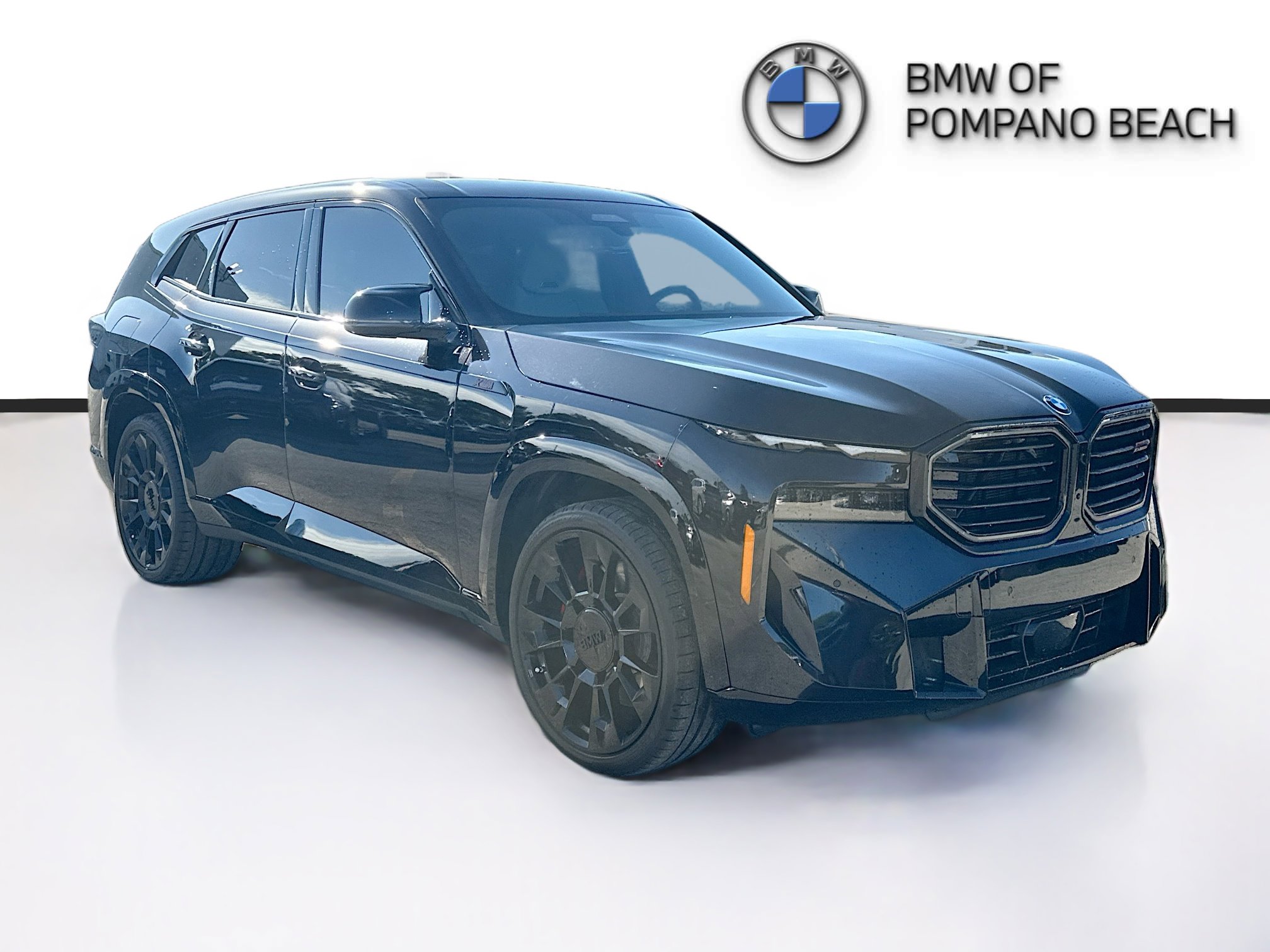 2026 BMW XM Base's photo