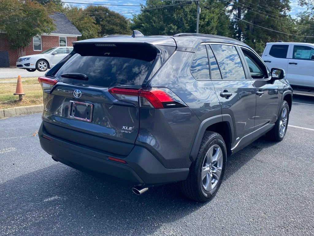 2025 Toyota RAV4 Hybrid XLE photo 13