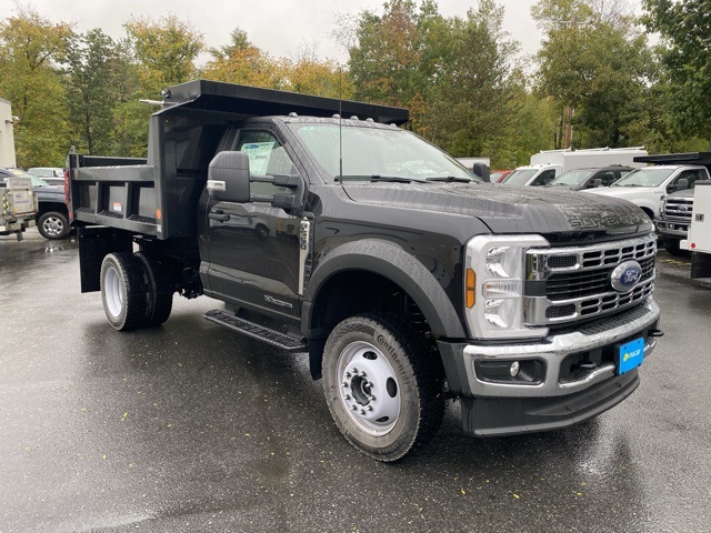 2025 Ford F-550 Super Duty Chassis Cab XL's photo