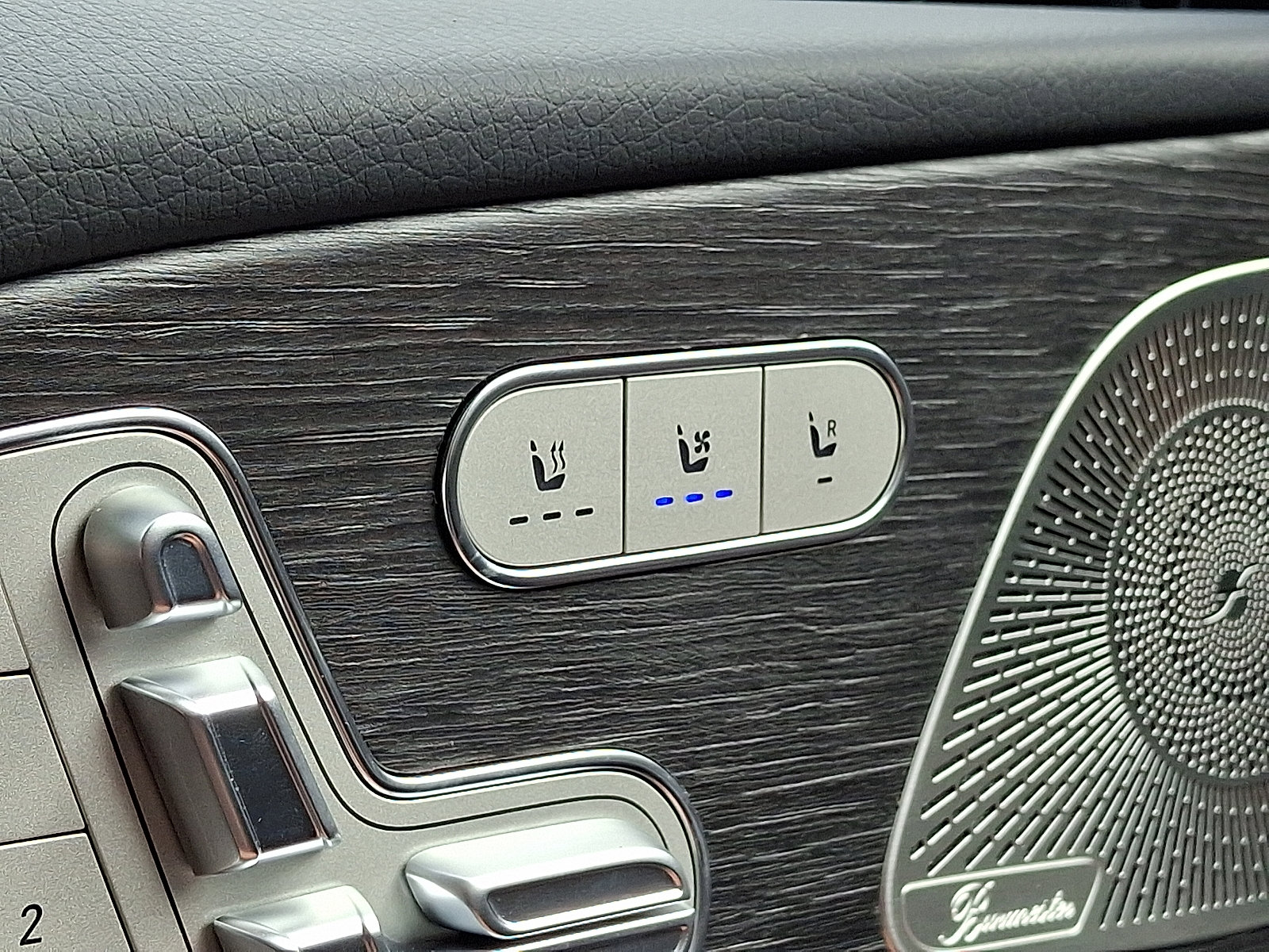 2026 Mercedes Benz GLS 450 4MATIC photo 16