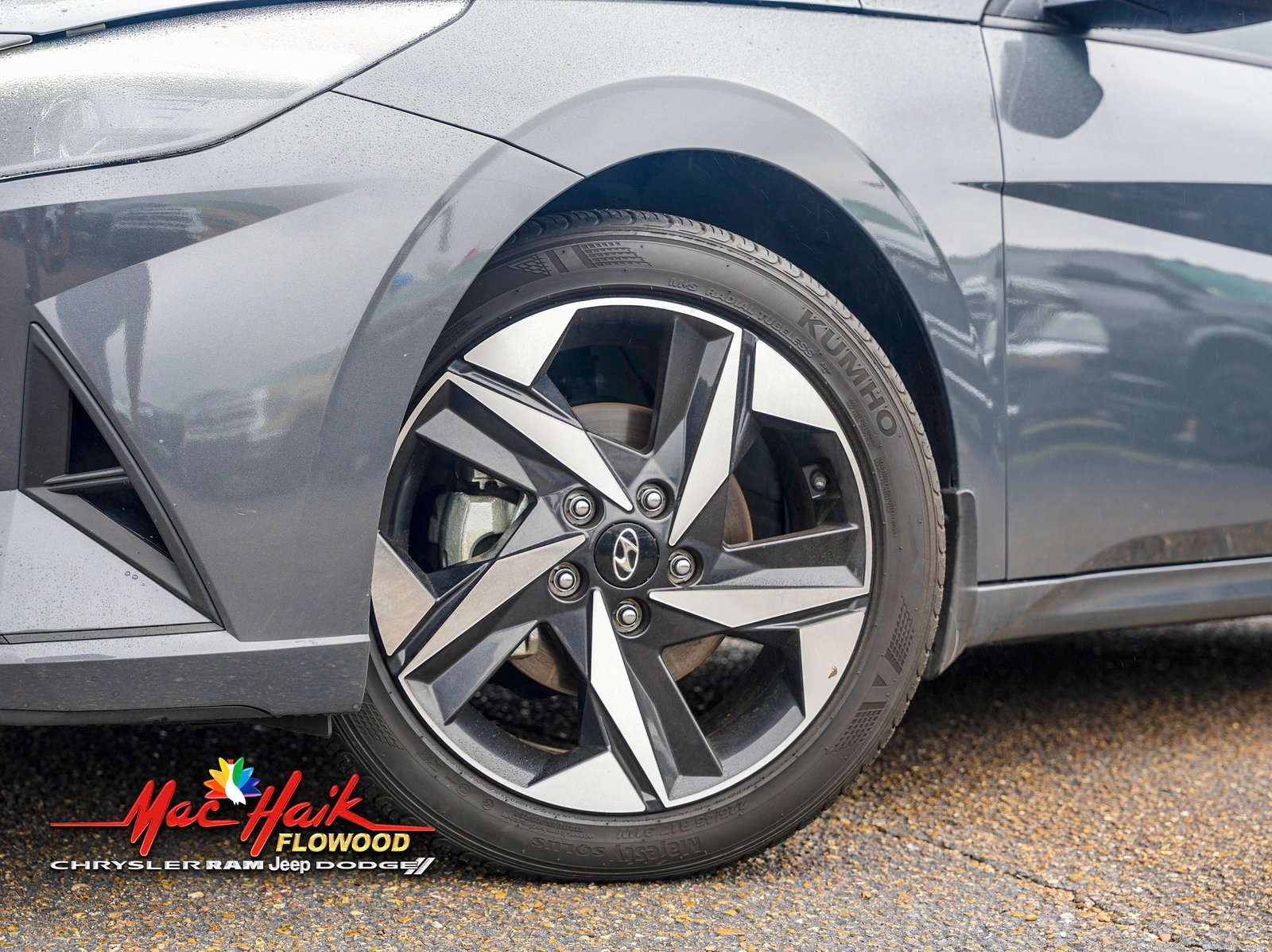 2023 Hyundai Elantra SEL Convenience photo 2