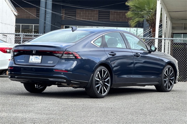 2025 Honda Accord Hybrid Touring photo 4