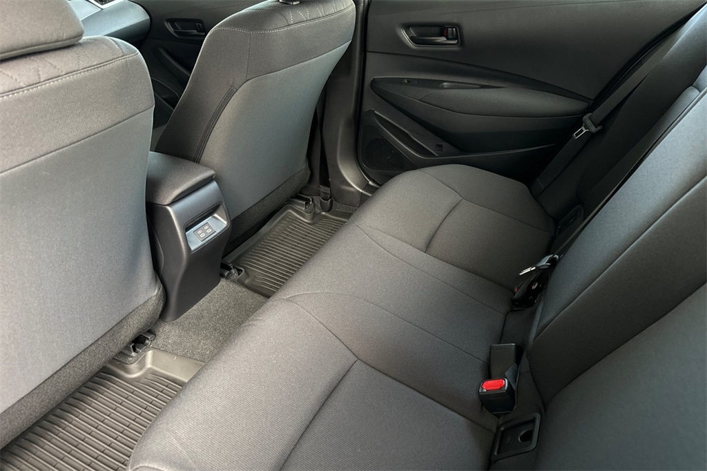 2025 Toyota Corolla LE photo 13