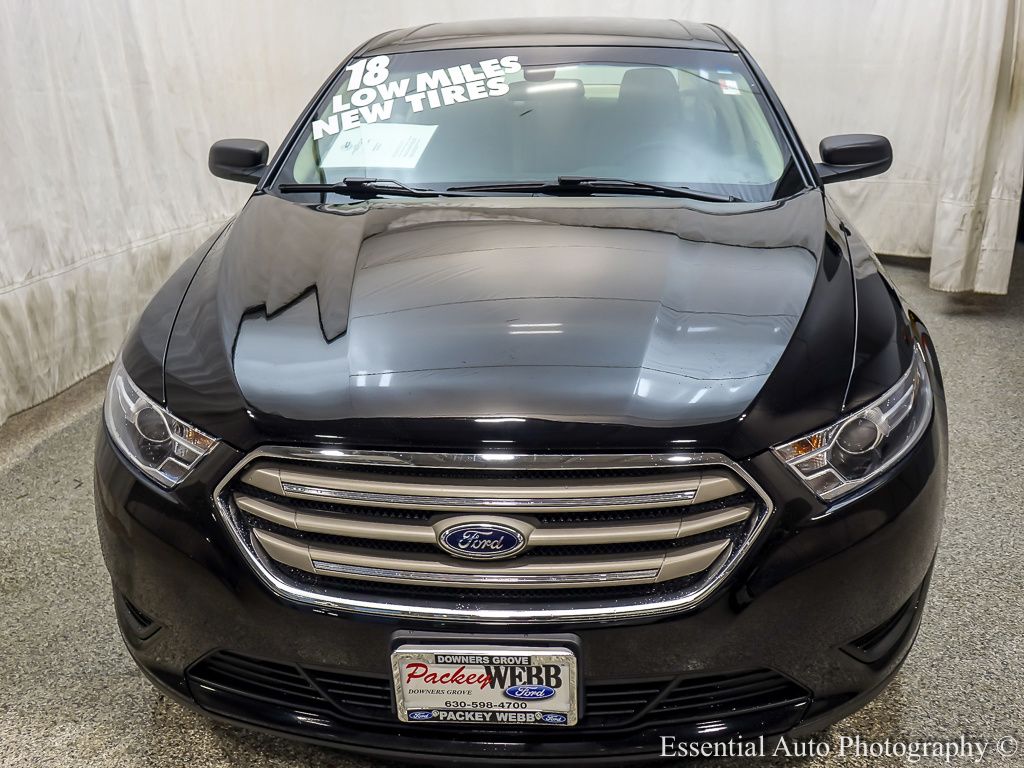 2018 Ford Taurus SE photo 4