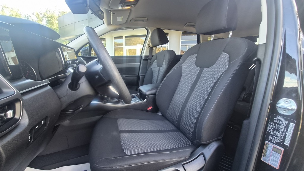 2023 Kia Sorento LX photo 11