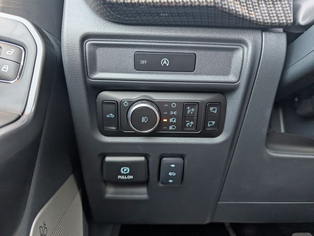2025 Ford F-150 Lariat photo 13