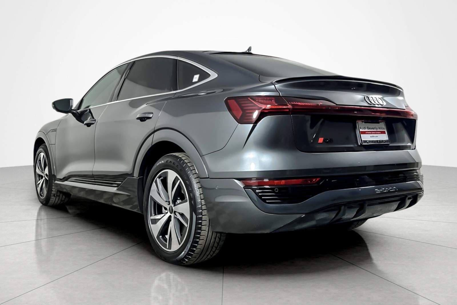 2024 Audi Q8 E-tron line Prestige photo 2