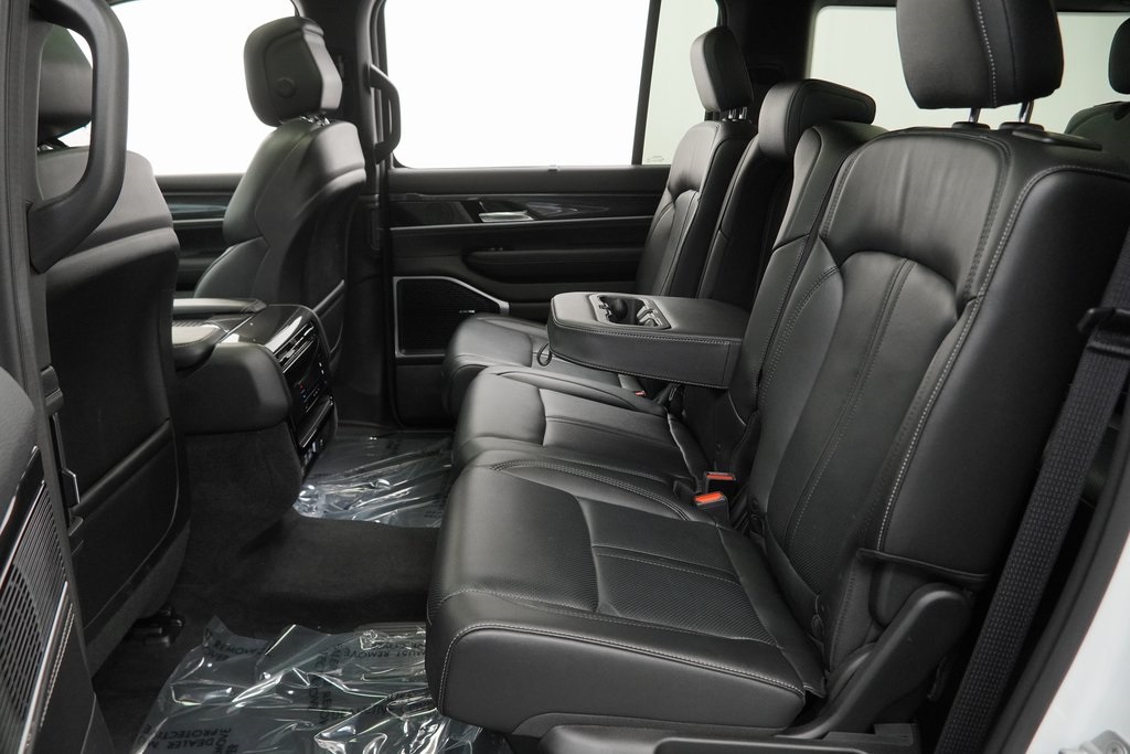 2023 Jeep Wagoneer Base photo 15
