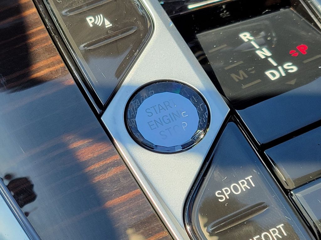 2026 Bmw X7 M60i photo 24