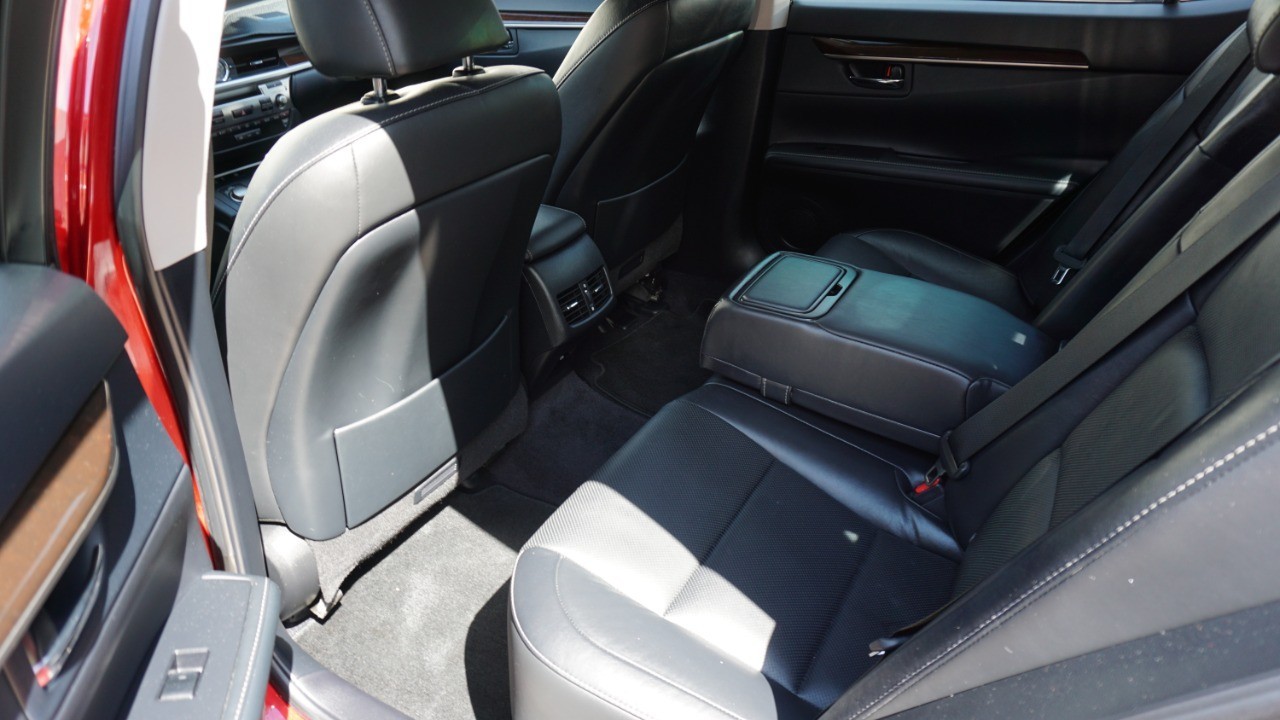 2014 Lexus ES 350 photo 7