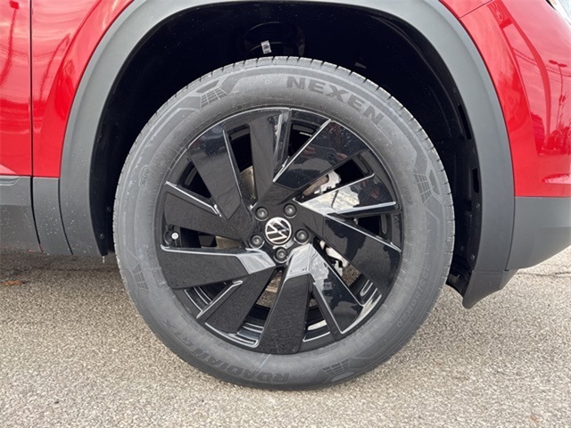 2025 Volkswagen Atlas SE Technology photo 11