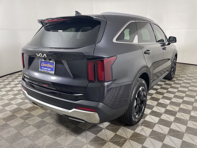 2025 Kia Sorento S photo 4