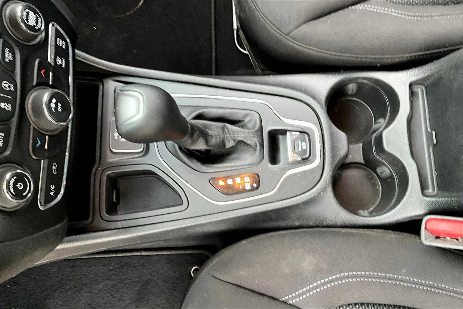 2020 Jeep Cherokee Latitude photo 14