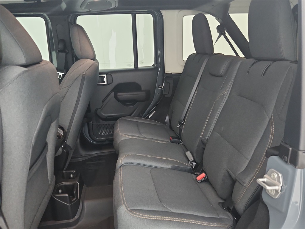 2025 Jeep Wrangler Willys photo 26
