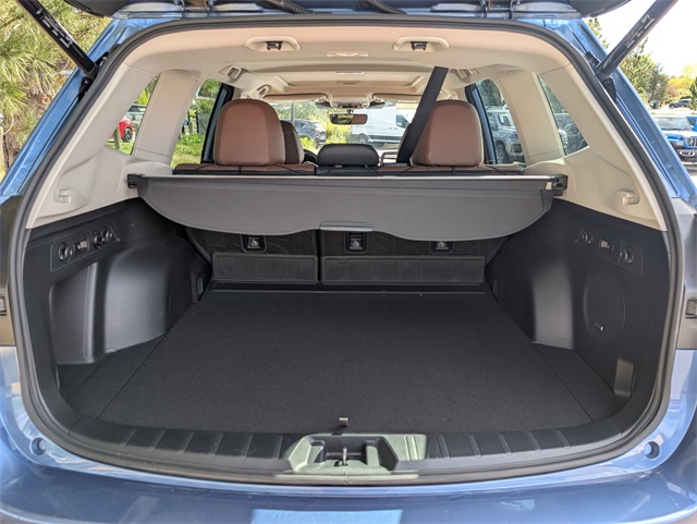 2023 Subaru Forester Touring photo 4