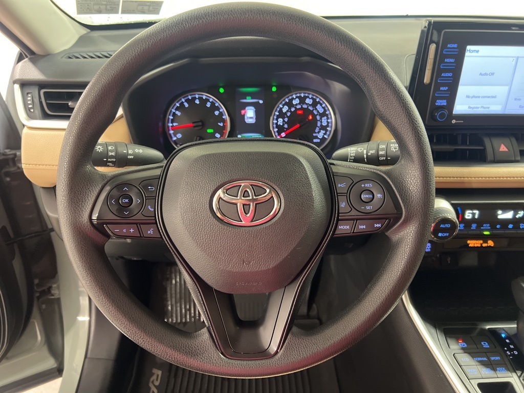 2020 Toyota RAV4 XLE photo 14