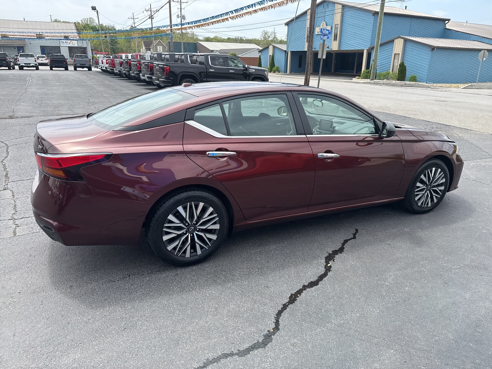 2024 Nissan Altima 2.5 SV photo 6