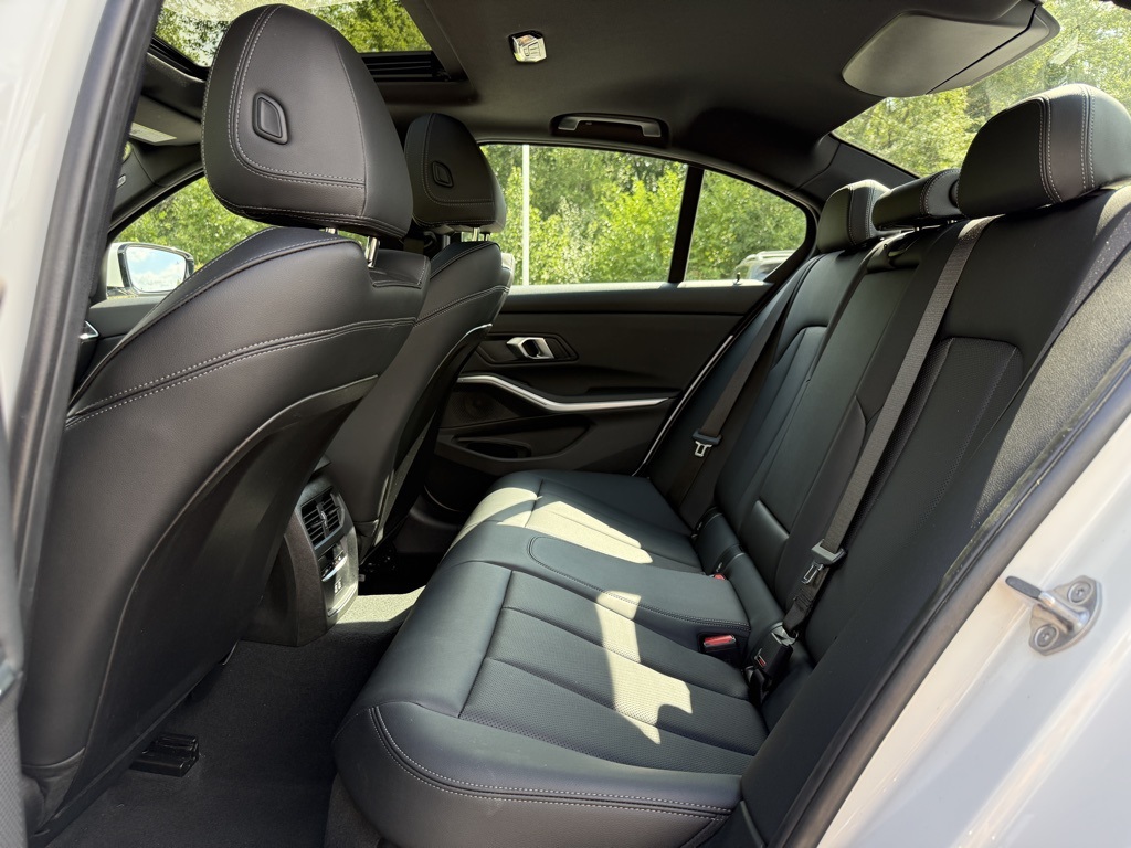 2024 Bmw 330e xDrive photo 21