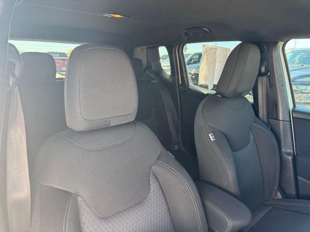 2021 Jeep Renegade Latitude photo 21