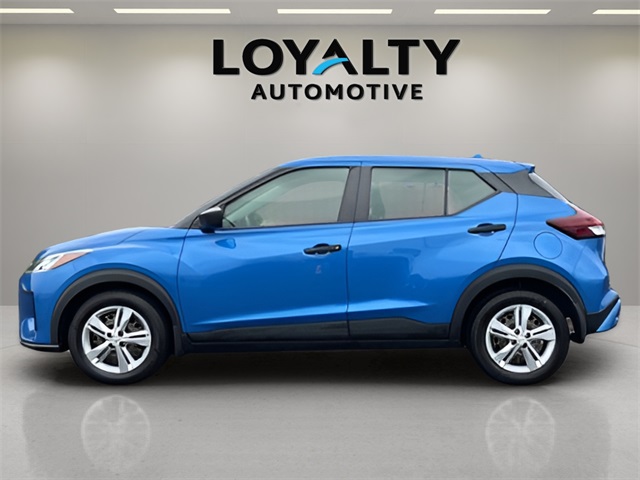 2021 Nissan Kicks S photo 2