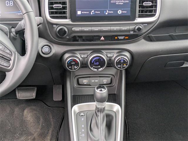 2025 Hyundai Venue SEL photo 17