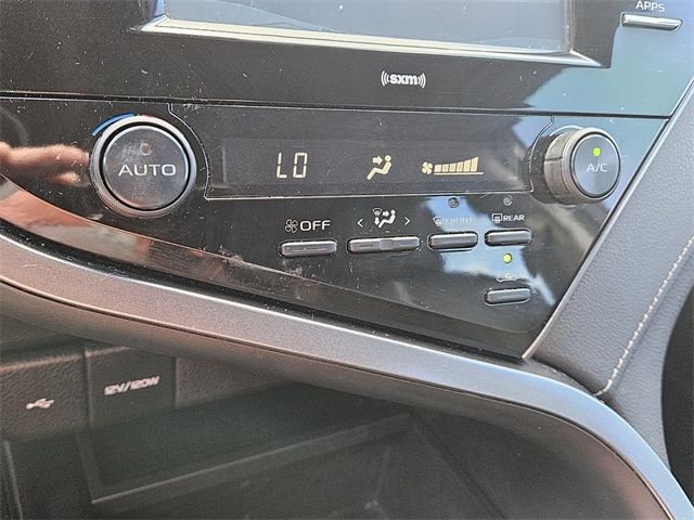 2020 Toyota Camry SE photo 20