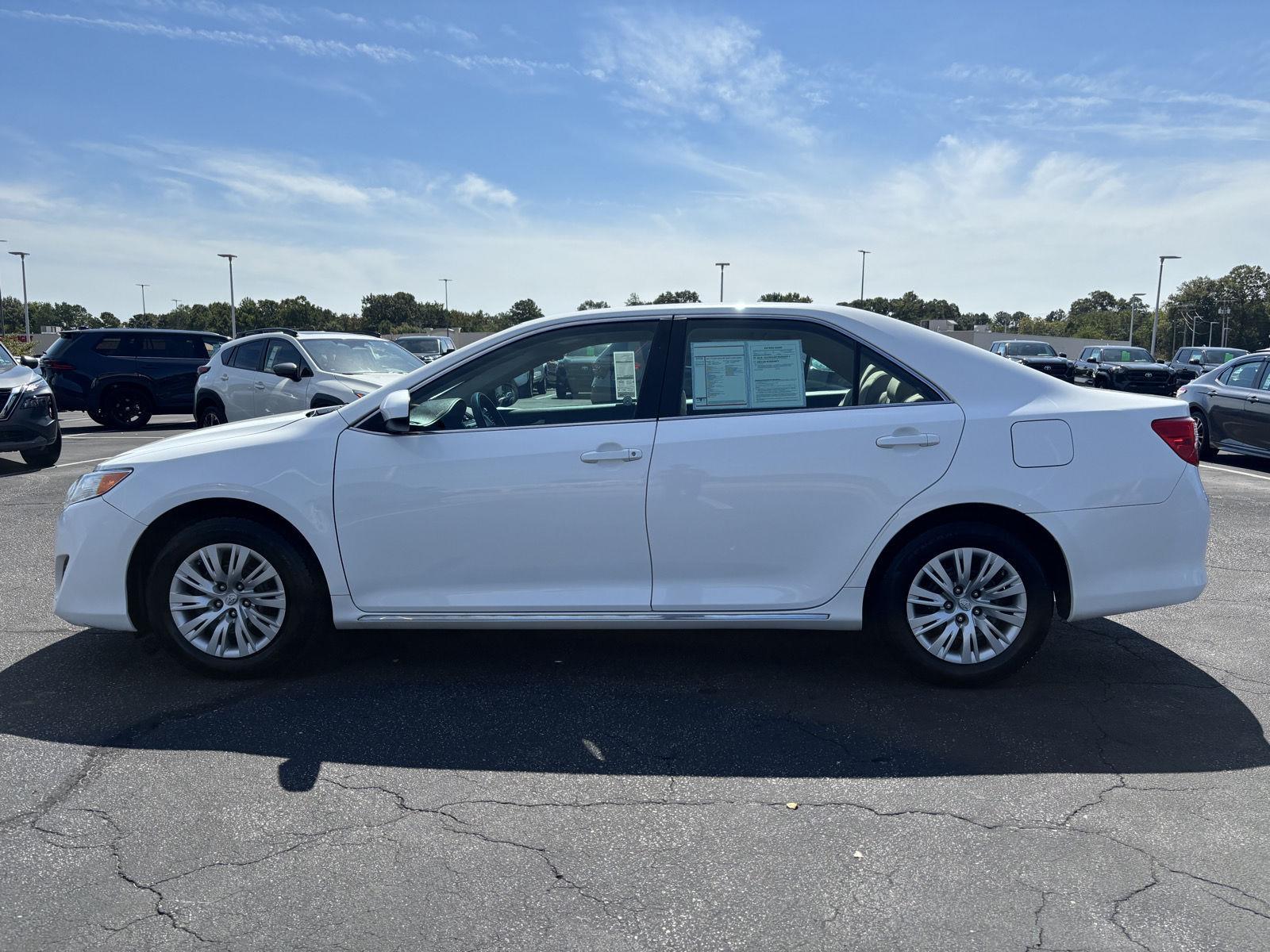 2012 Toyota Camry SE photo 4
