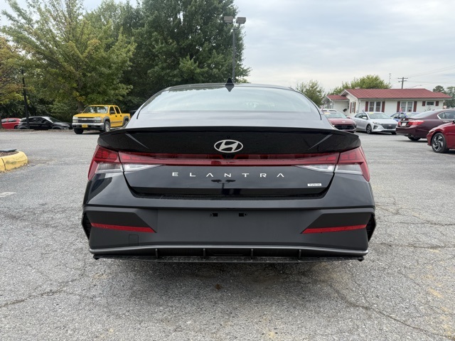 2025 Hyundai Elantra Hybrid SEL Sport photo 4