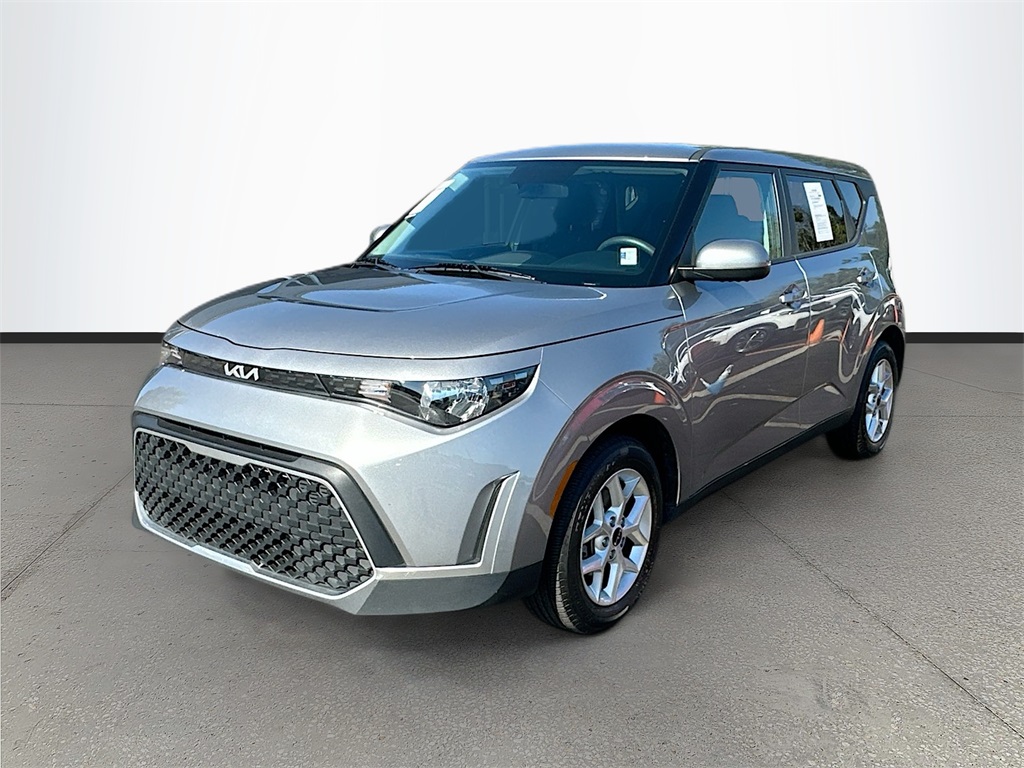 2024 Kia Soul LX photo 3