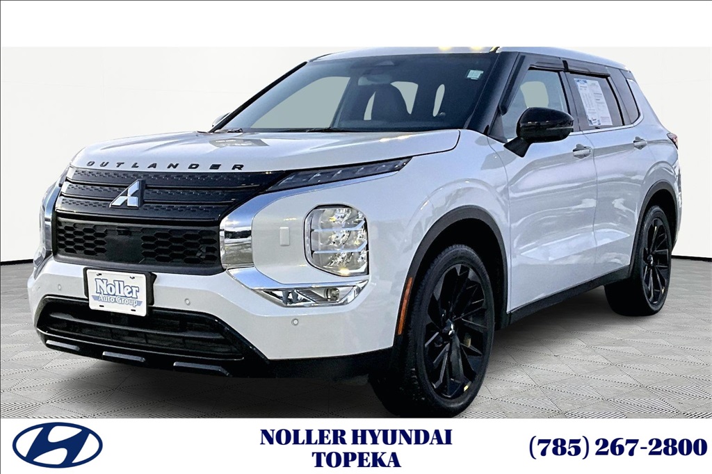 2024 Mitsubishi Outlander SE Black Edition's photo