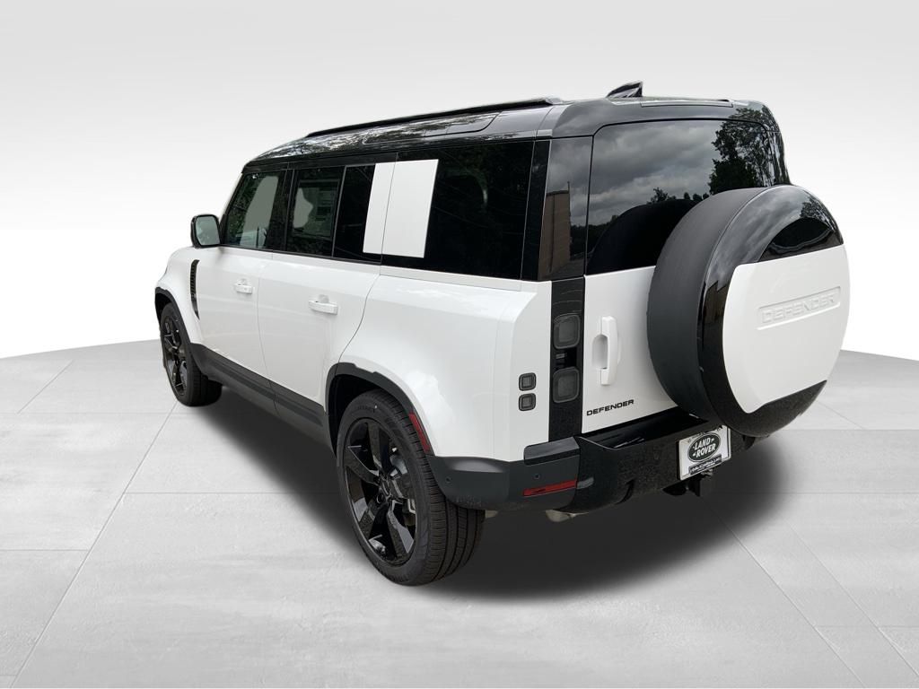 2026 Land Rover Defender 110 S photo 6