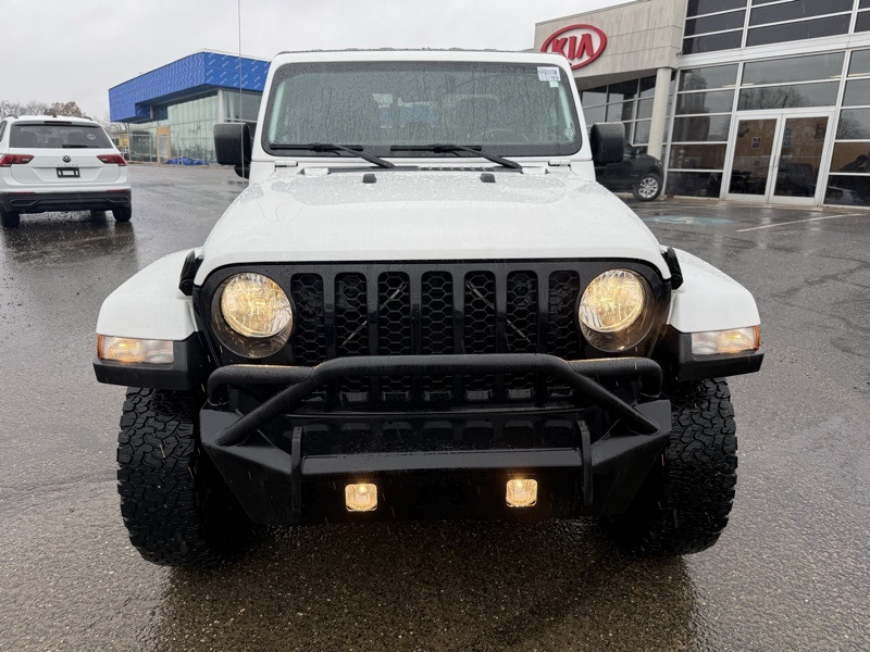 2021 Jeep Gladiator Willys photo 2