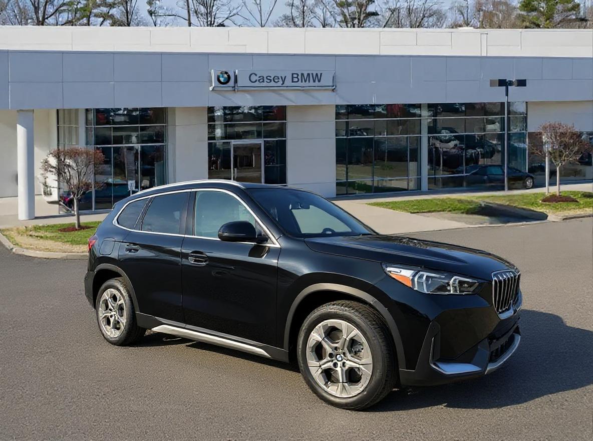 2026 BMW X1 28i's photo