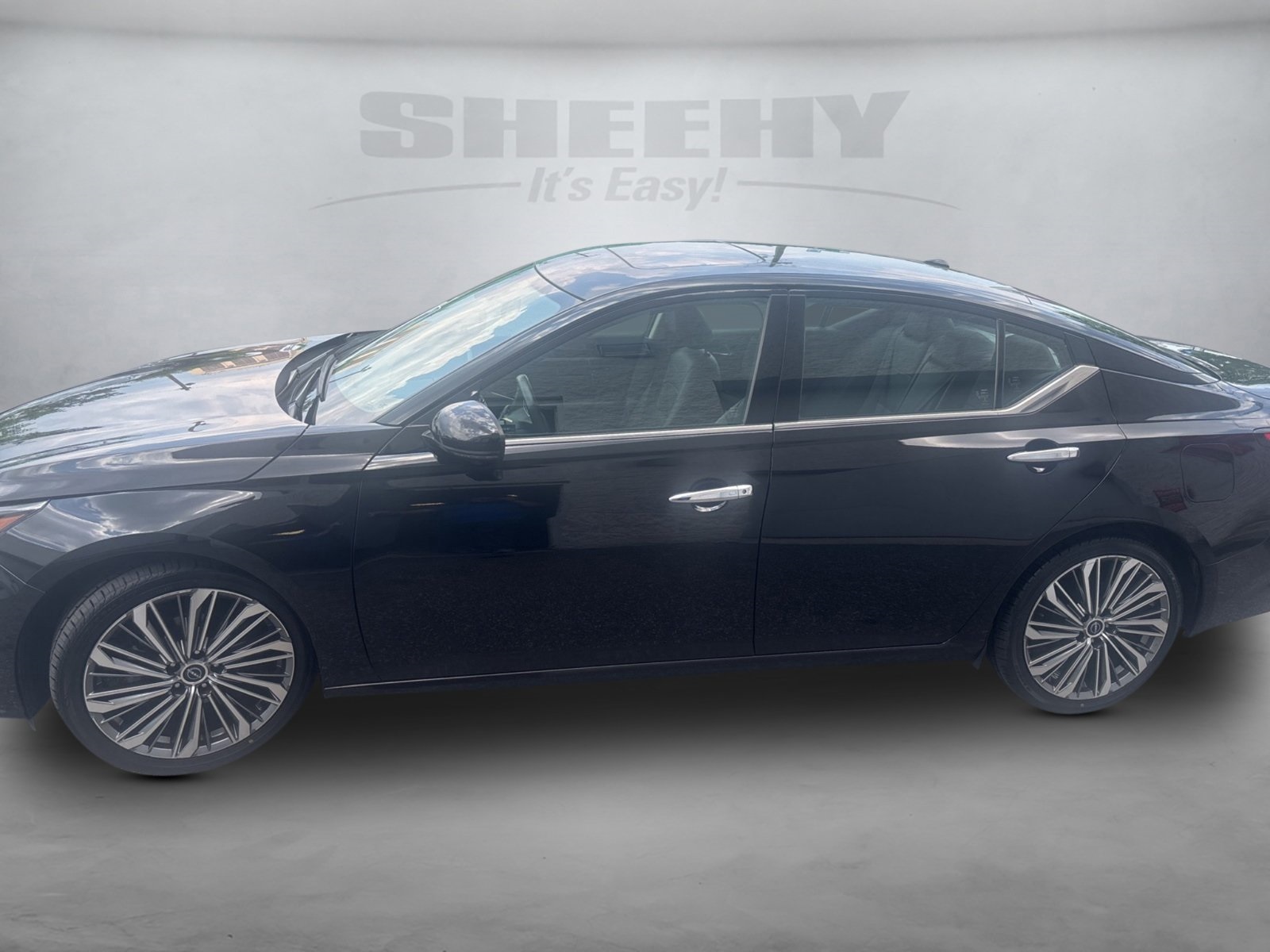 2023 Nissan Altima 2.5 SL photo 8